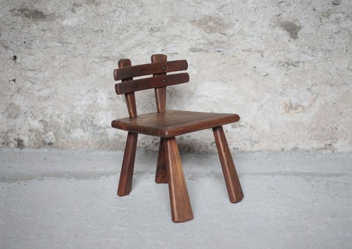 Chaise bois brutaliste petite - chaise, brutaliste,