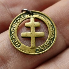 Pendentif Monnaie Croix de Lorraine Libération De Gaulle Résistance 18mm