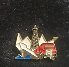 RARE PINS CARBURANT ESSENCE LUBRIFIANT FINA PETROLIER CAMION CITERNE