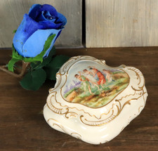 Ancien Boîte à Bijoux en Porcelaine de Paris Peint Main Les Trois Grâces 19ème