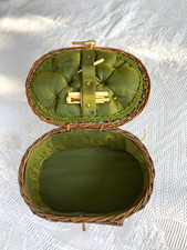 Ancienne Corbeille en Osier et Raphia Capitonnée de Soie - Petits Ustencils d'Os