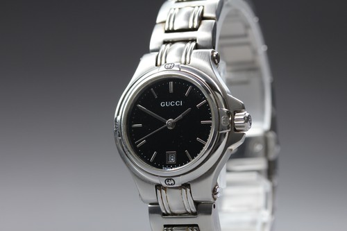 Presque comme neuve montre - [presque,