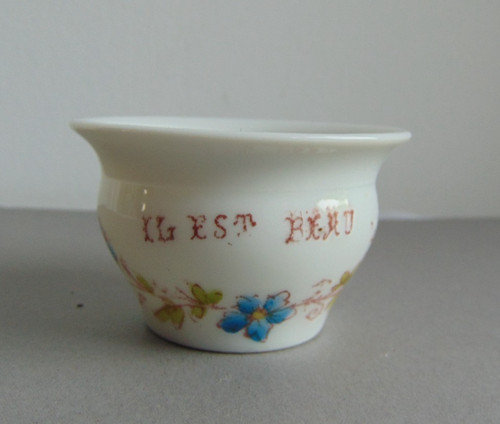 Ancien petit pot - de, de