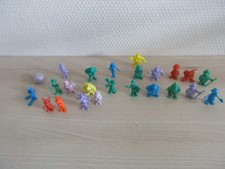 lot 24 FIGURINES ASTERIX &