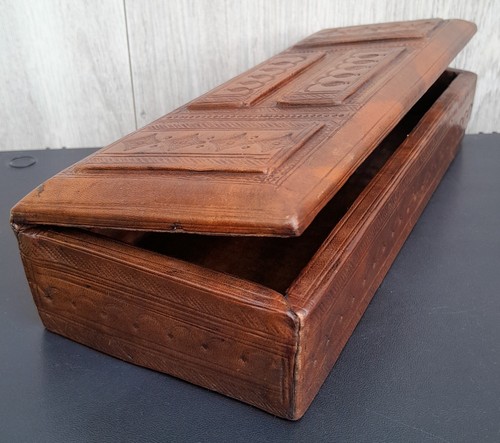 Boite touareg cuir repoussé - boite,