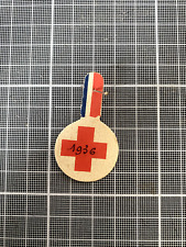 Boutonnière de la Croix Rouge