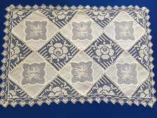 pièce de broderie fine