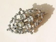 BELLE BROCHE ANCIENNE D'EPOQUE MILIEU XIXème en ARGENT avec PIERRE BLANCHE