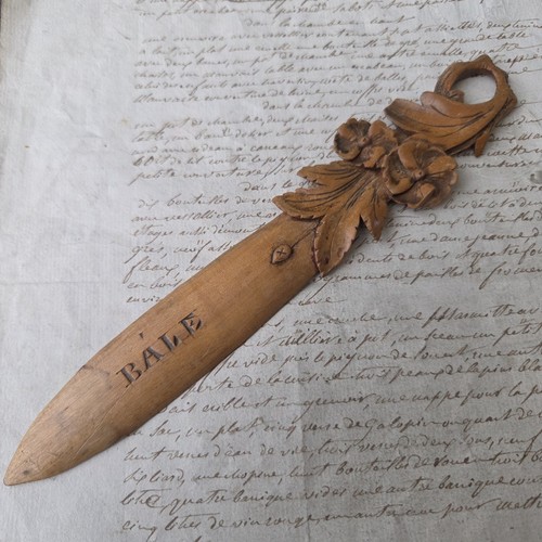 Coupe papier souvenir - coupe,