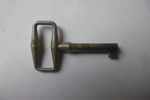 Clé clef ancienne creuse - clé, /