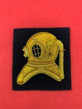 Tenue De Soirée - Insigne De