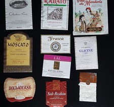 Lot étiquettes de vin divers cépages étrangers 