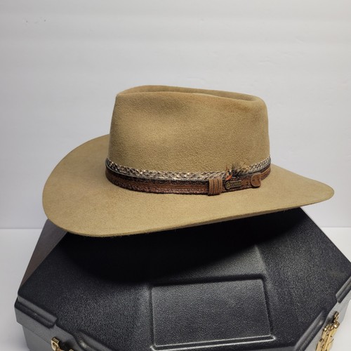 Vintage akubra snowy river hat - river,