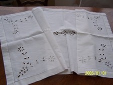 Ancien chemin de table ou