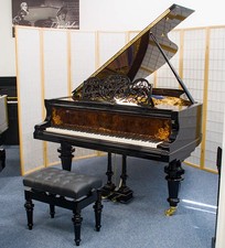 Piano À Queue Blüthner Avec