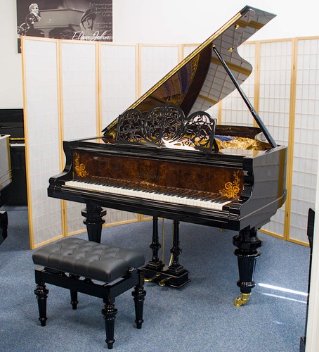 Piano queue blüthner - À,