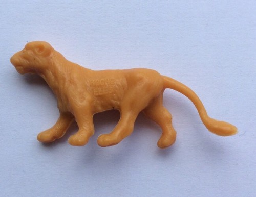 Figurine lionne série cirque - lionne,