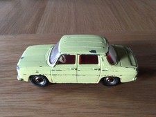 DINKY TOYS RENAULT R8 N° 517