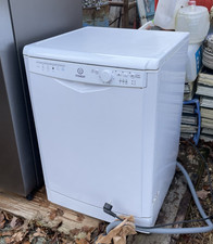 Lave vaisselles  en état correct