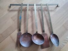 ANCIEN PORTE USTENSILE EN CUIVRE ET LAITON LOUCHE PASSOIRE  NO EMAILLEE