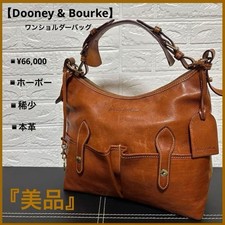 Femme Dooney & Bourke en cuir