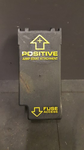 Couvercle boite fusible moteur - couvercle,