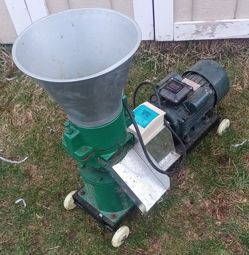 Two roller animal feed - two,