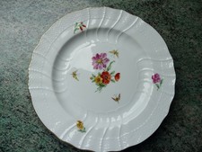 Assiette Royal KPM Berlin porcelaine peinte à la main fleurs papillons 1.Wahl