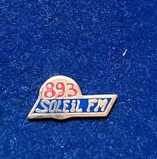RARE PINS RADIO SOLEIL 89.3 FM