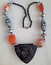 JOLI COLLIER ETHNIQUE AVEC 4 PERLES D'AGATHE PROVENANT D AFRIQUE