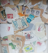 80 grammes timbres Monde sur