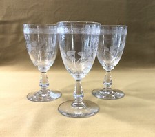 1 verre à eau cristal BACCARAT modèle GONDOLE gravure 4360 trèfles Fleurs 16 cm