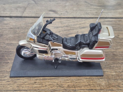 Moto miniature honda gold - 1/18,