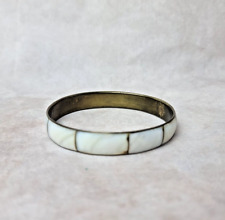 BRACELET VINTAGE EN LAITON ET NACRE - ÉLÉGANCE INTEMPORELLE