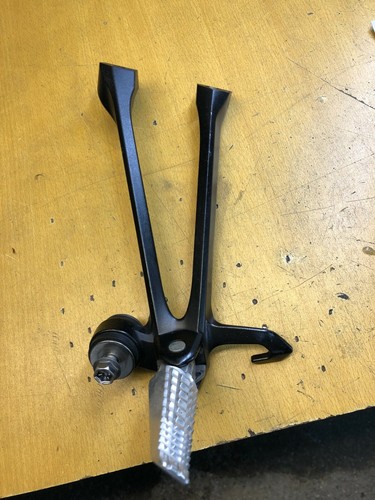 Platine passager gauche suzuki - gauche,