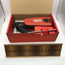 Fixation chargeur à vis HILTI