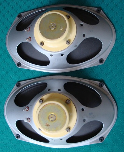 Haut parleur de - parleur, s