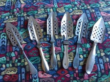 6 cuillères à absinthe dont