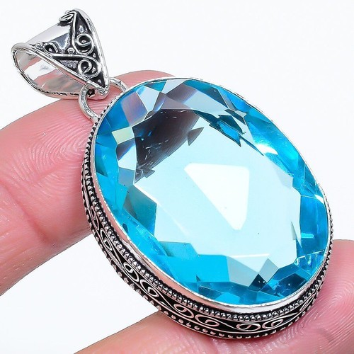 Pendentif bijou fait main - , en