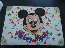 ancienne valise en métal