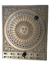 Calendrier Perpétuel Vintage en Laiton Style Antique 