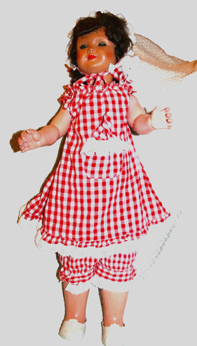 Jolie poupée ancienne