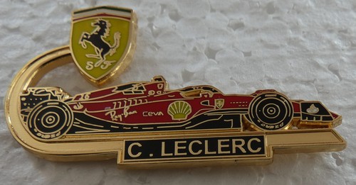 Beau pin sigle - sigle, f1