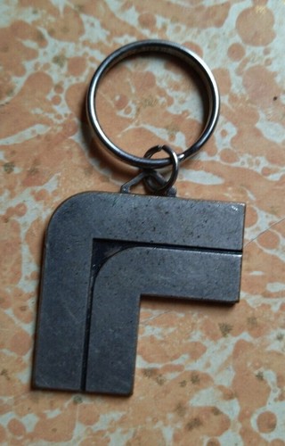 Porte clés key - key, logo