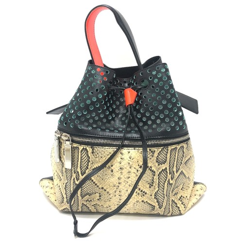 Kenzo 2sa805 2017 - 2sa805, resort