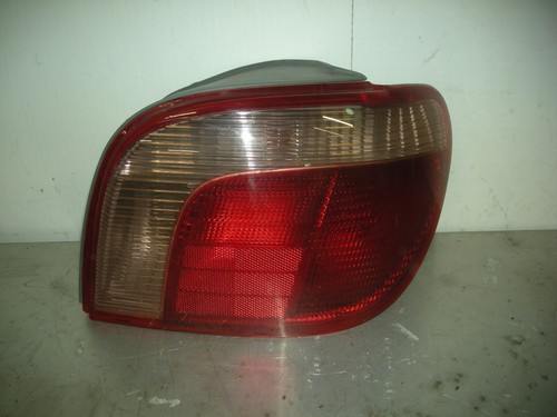 Feu arriere droit toyota yaris - feu,