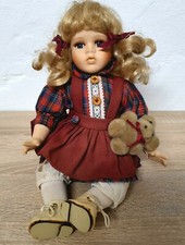 Poupée d'artiste poupée en