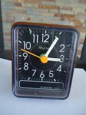 Ancien Réveil marron  a piles RHYTHM  japan année 80