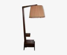 lampadaire "votre maison" de GUILLERME & CHAMBRON en bois avec un porte revue 