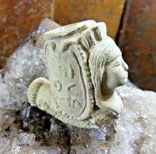 PIPE  EN TERRE CUITE SCULPTEE